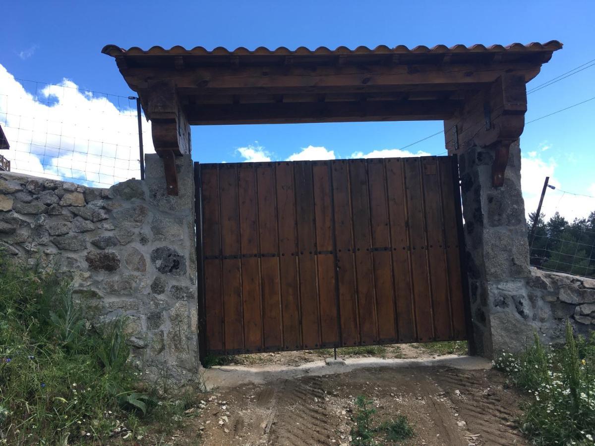 Cara Norte De Gredos Hoyos del Espino Exterior photo